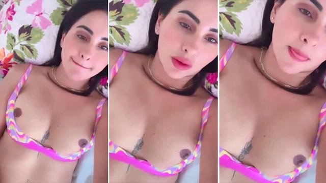 Meetii Kalher Mastrubating With Vibrator On Bed Onlyfans New